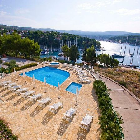 Apartment Milna - With Swimming Pool & Amazing Seaviews, Above Bijaka Beach Экстерьер фото