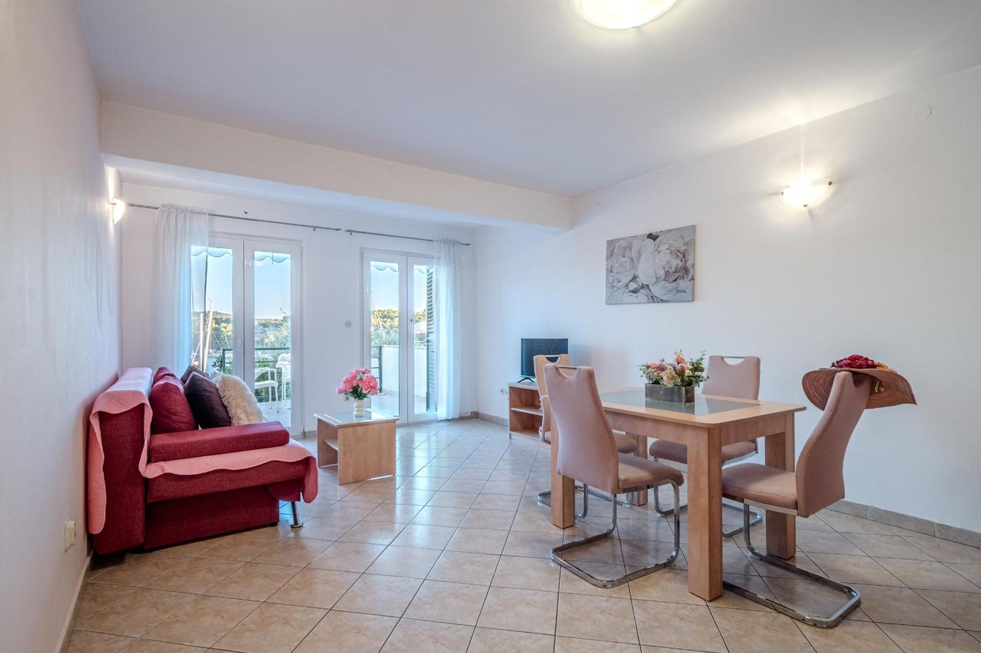Apartment Milna - With Swimming Pool & Amazing Seaviews, Above Bijaka Beach Экстерьер фото