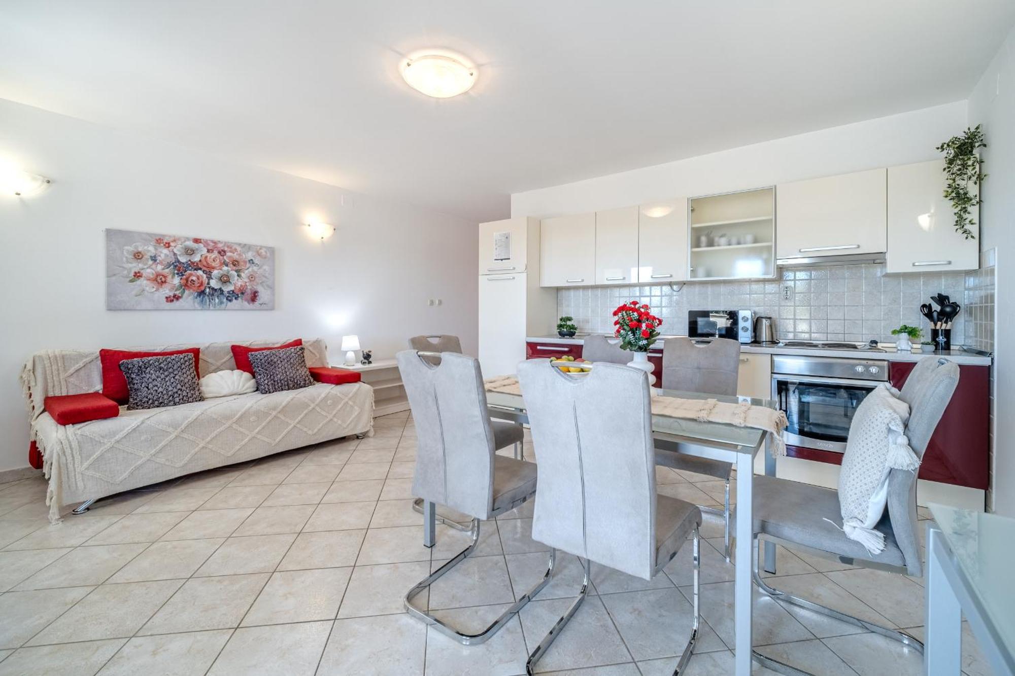 Apartment Milna - With Swimming Pool & Amazing Seaviews, Above Bijaka Beach Экстерьер фото