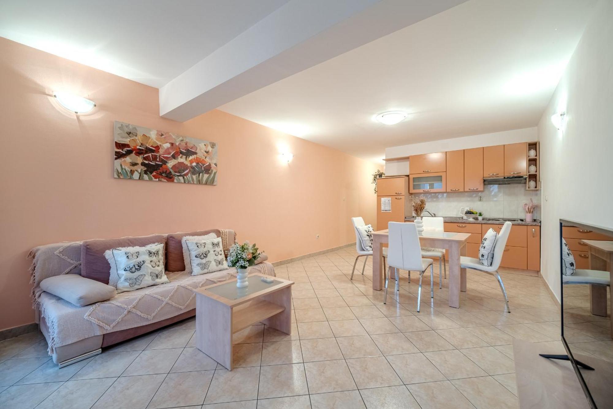 Apartment Milna - With Swimming Pool & Amazing Seaviews, Above Bijaka Beach Экстерьер фото