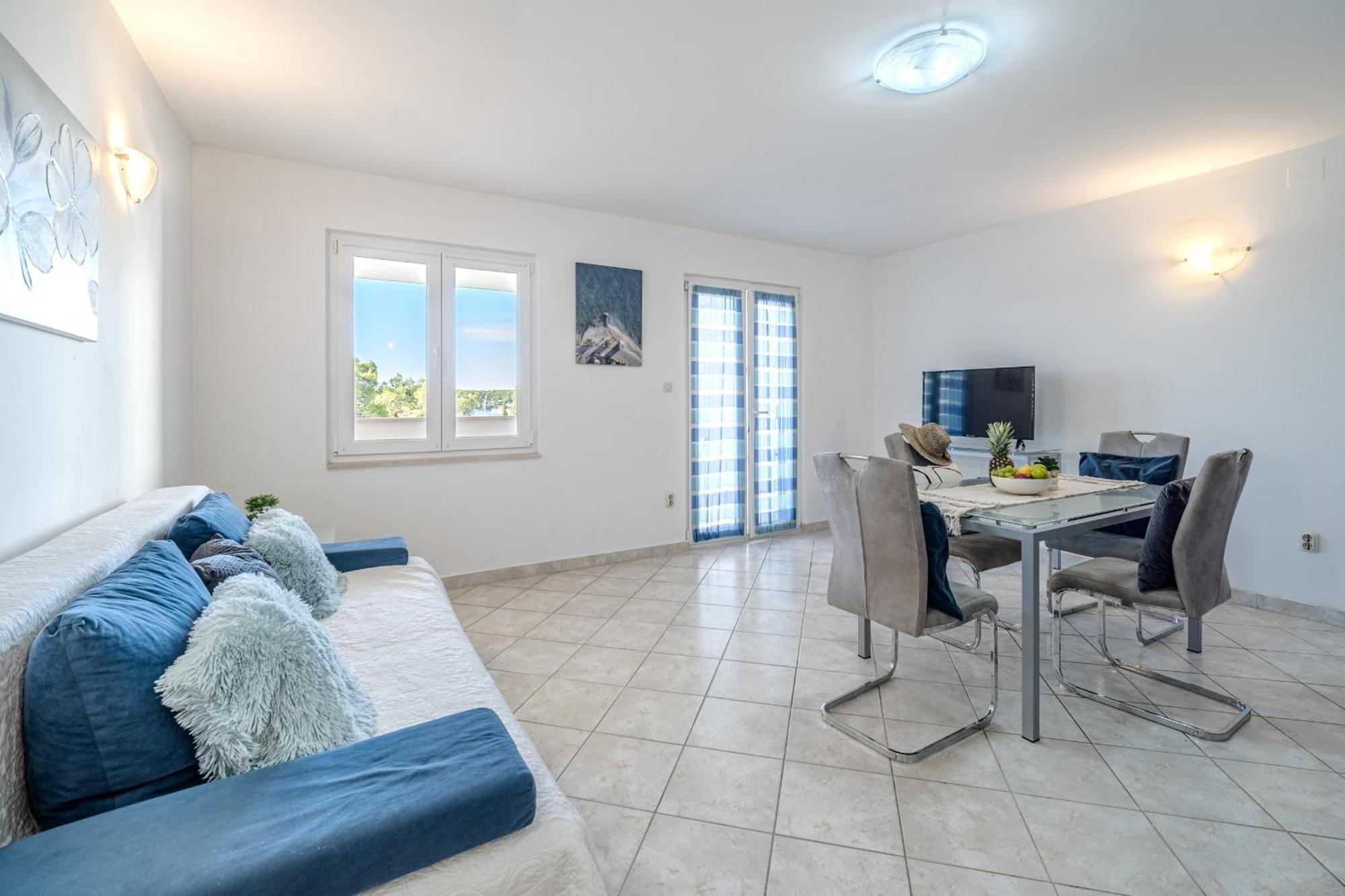 Apartment Milna - With Swimming Pool & Amazing Seaviews, Above Bijaka Beach Экстерьер фото
