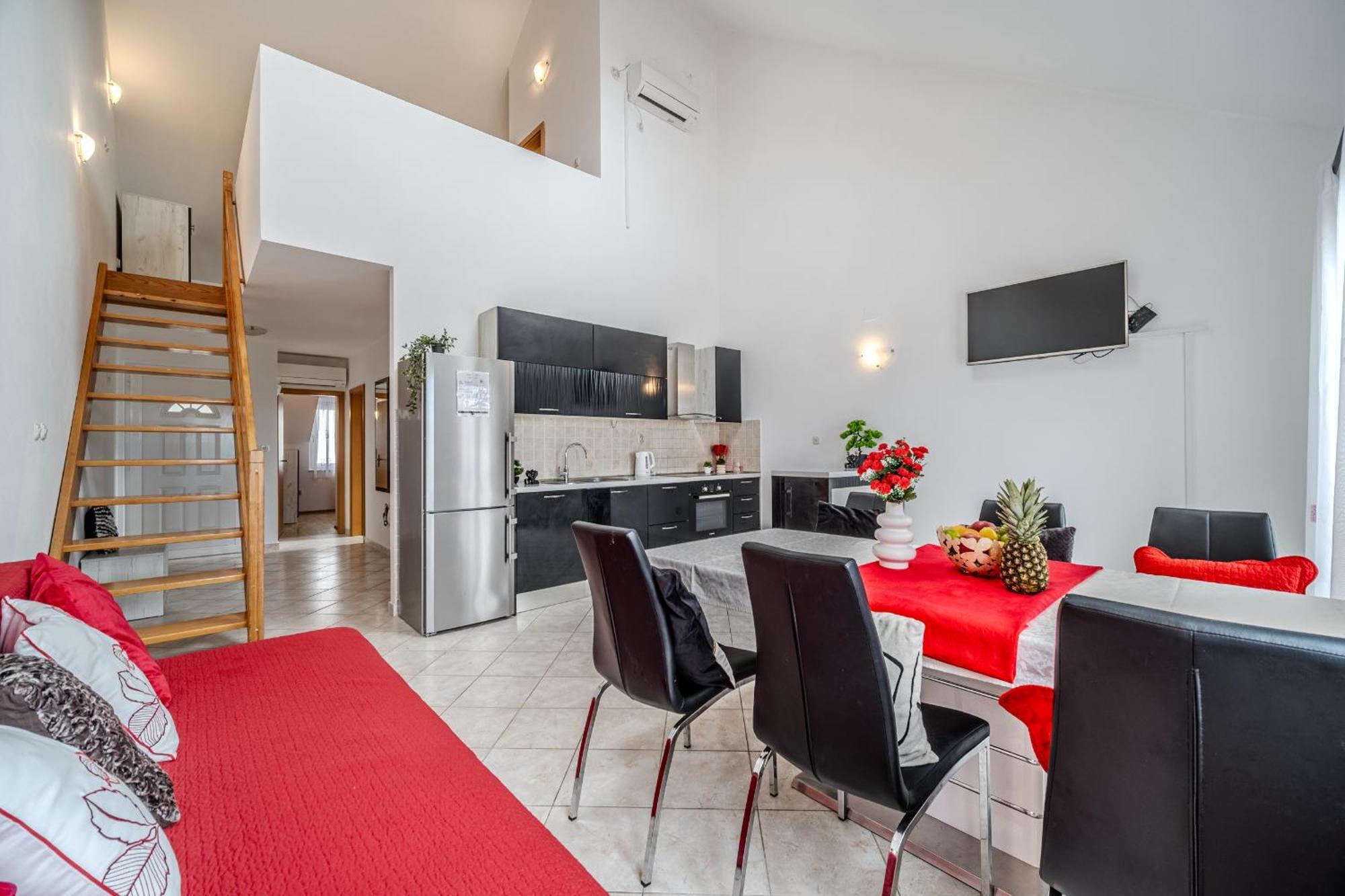 Apartment Milna - With Swimming Pool & Amazing Seaviews, Above Bijaka Beach Экстерьер фото