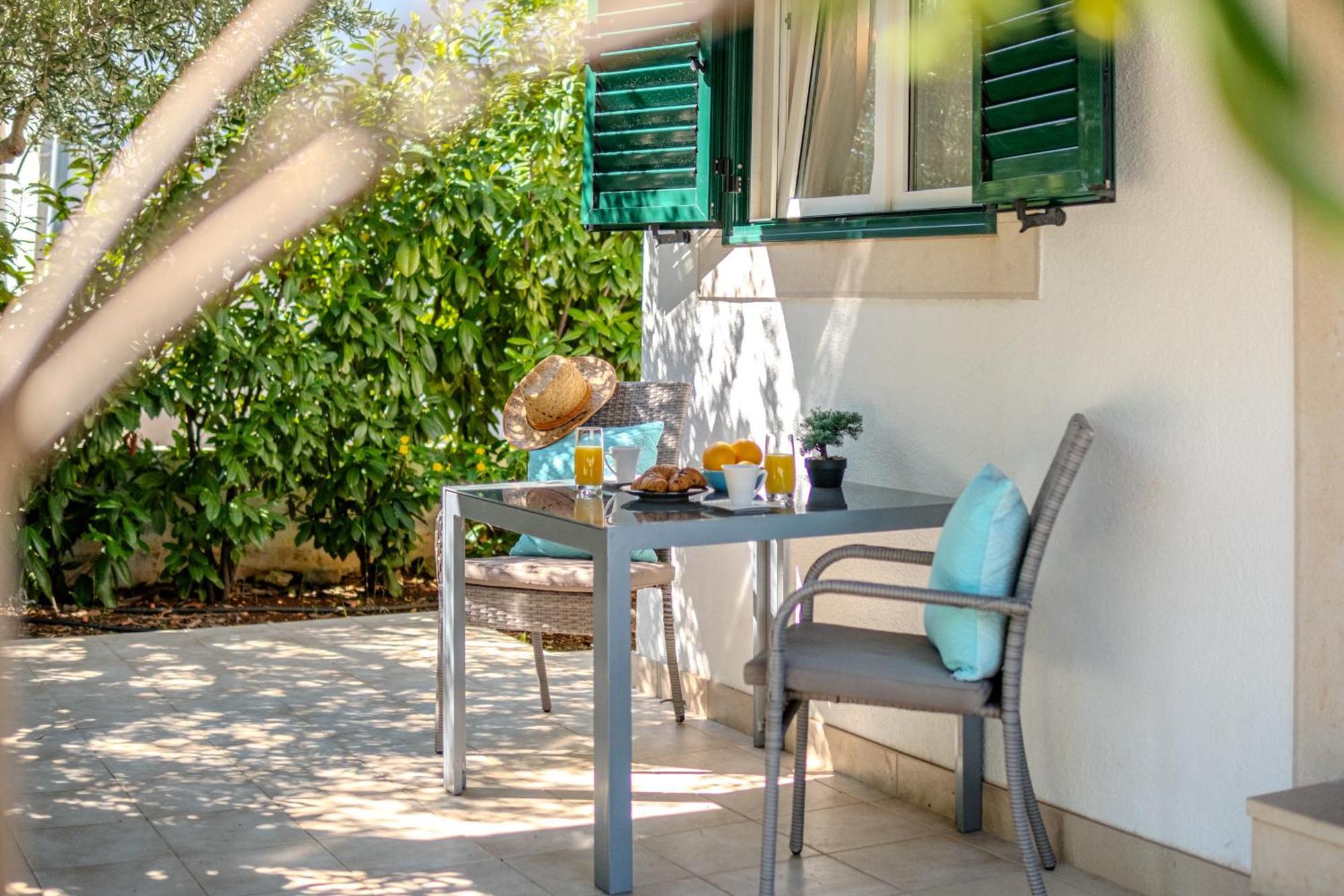 Apartment Milna - With Swimming Pool & Amazing Seaviews, Above Bijaka Beach Экстерьер фото
